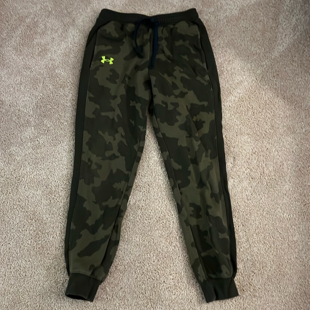 Boys camo jogger